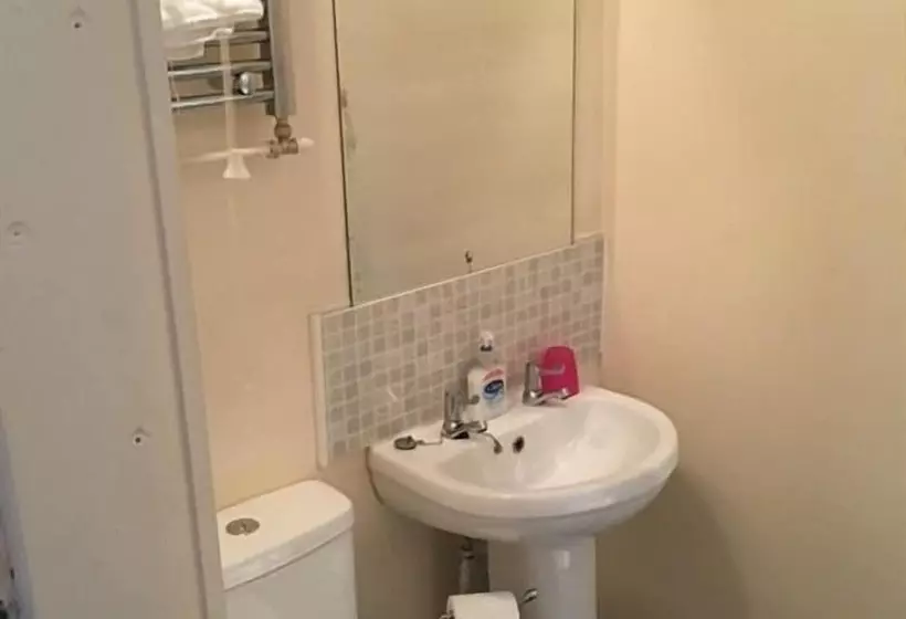 בית מלון כפרי City Centre Guest House