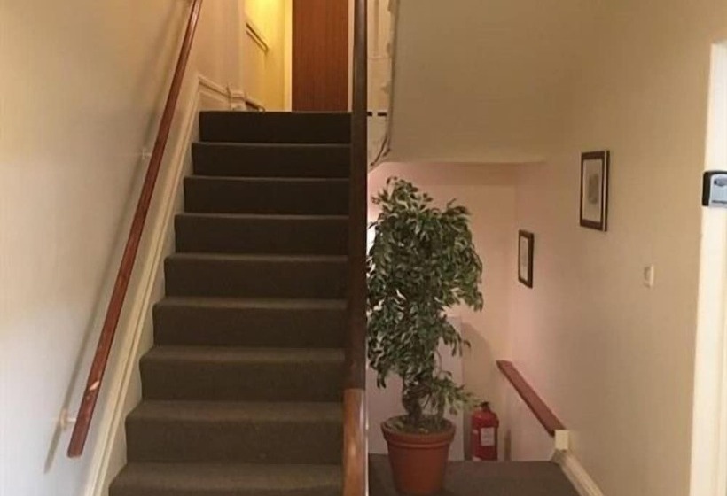 בית מלון כפרי City Centre Guest House