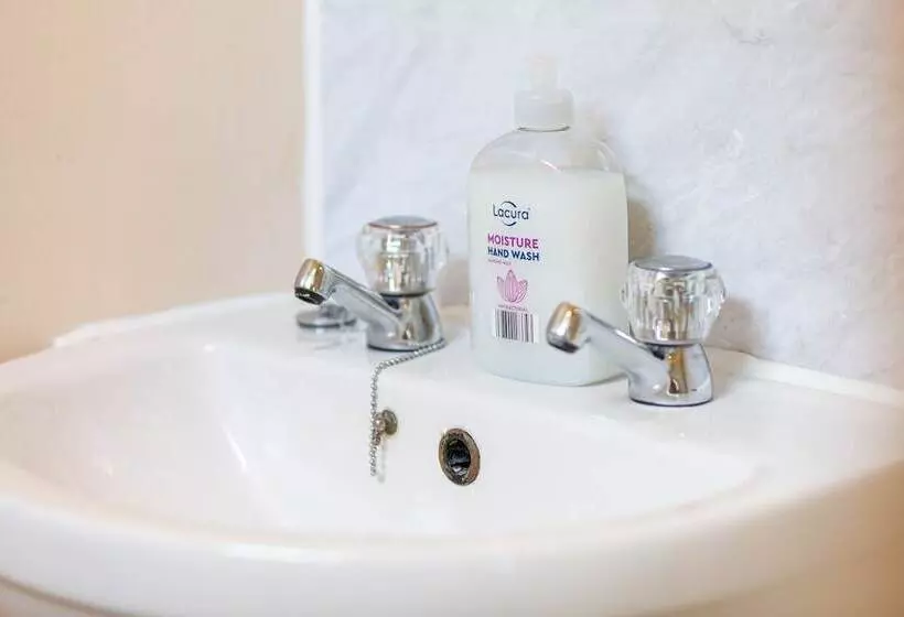 בית מלון כפרי City Centre Guest House