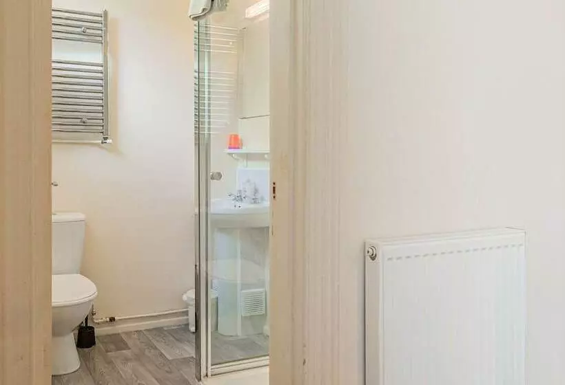 בית מלון כפרי City Centre Guest House