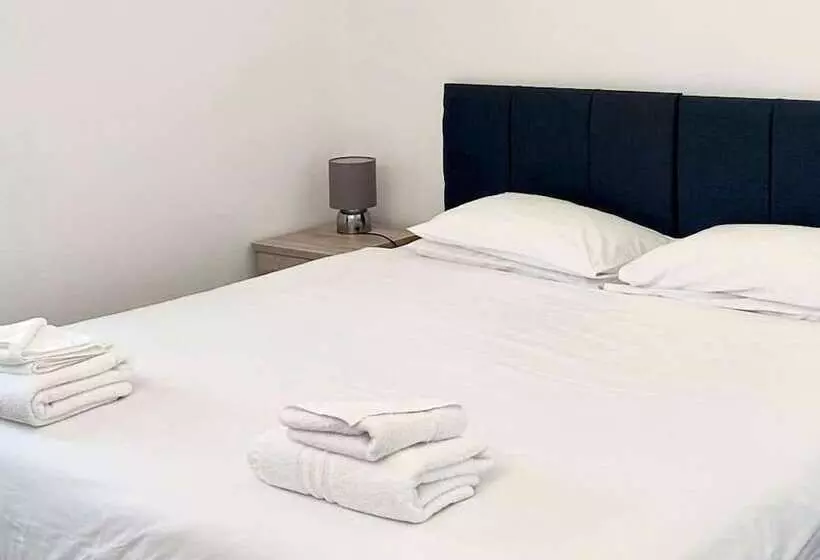 בית מלון כפרי City Centre Guest House