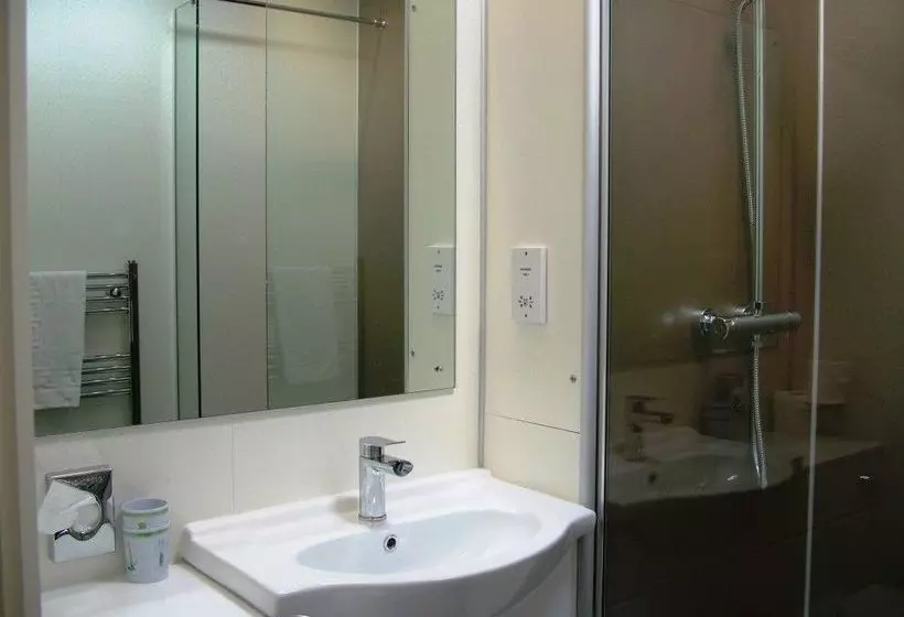 هتل Glenholme Apartments