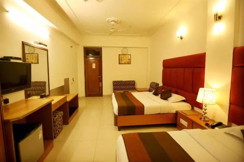 هتل Parkway Deluxe