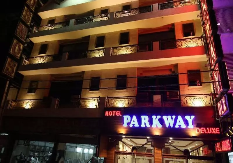 هتل Parkway Deluxe