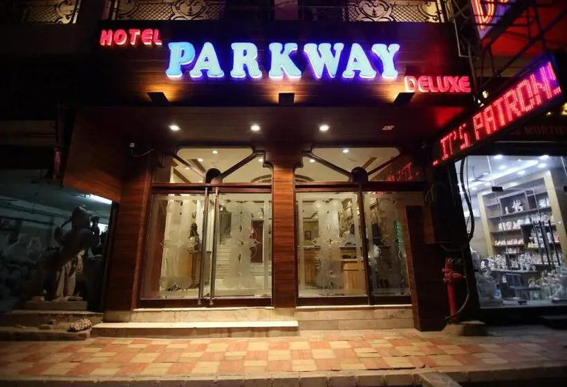 ホテル Parkway Deluxe