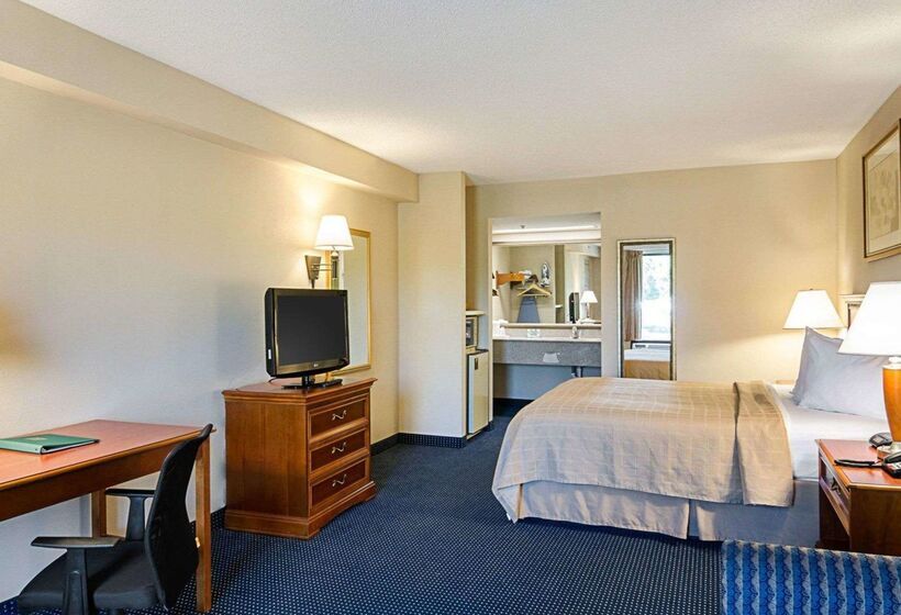 ホテル Quality Inn Troutville  Roanoke North