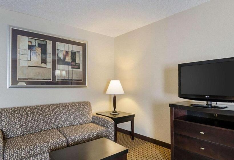 ホテル Quality Inn Troutville  Roanoke North