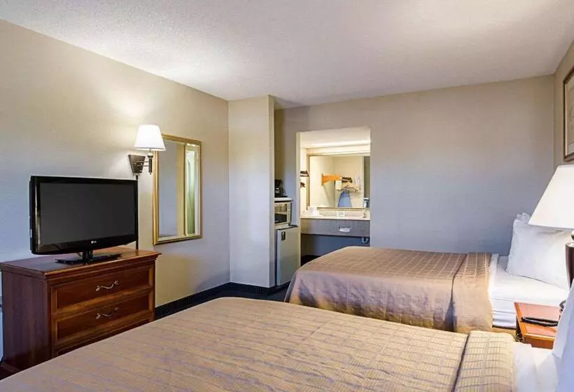 ホテル Quality Inn Troutville  Roanoke North