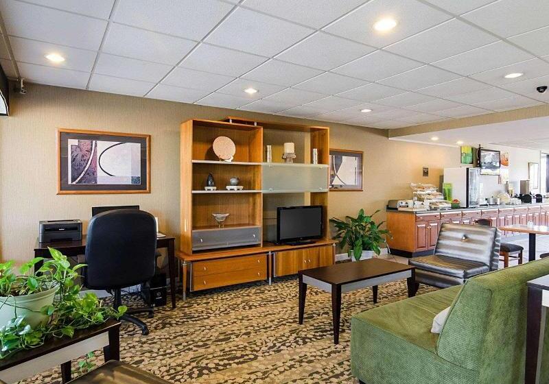 ホテル Quality Inn Troutville  Roanoke North