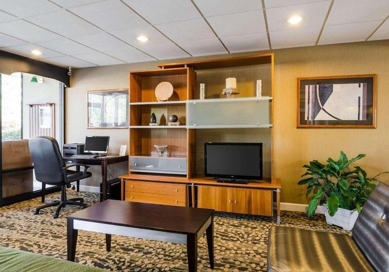 ホテル Quality Inn Troutville  Roanoke North