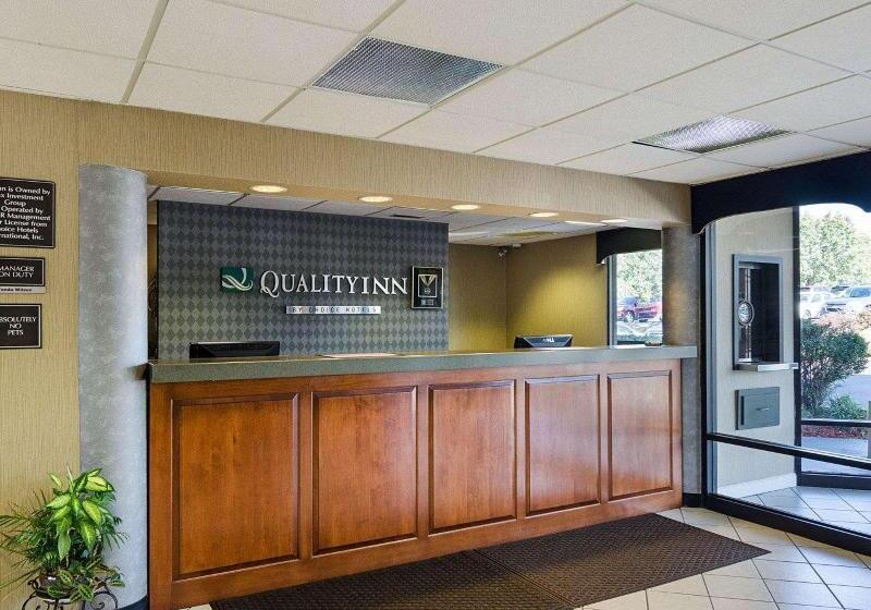 ホテル Quality Inn Troutville  Roanoke North