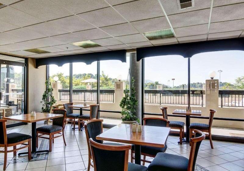 ホテル Quality Inn Troutville  Roanoke North