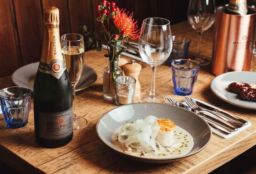 فندق The Falcon Painswick