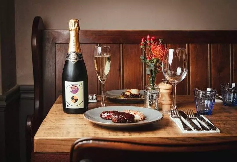 Hotel The Falcon Painswick