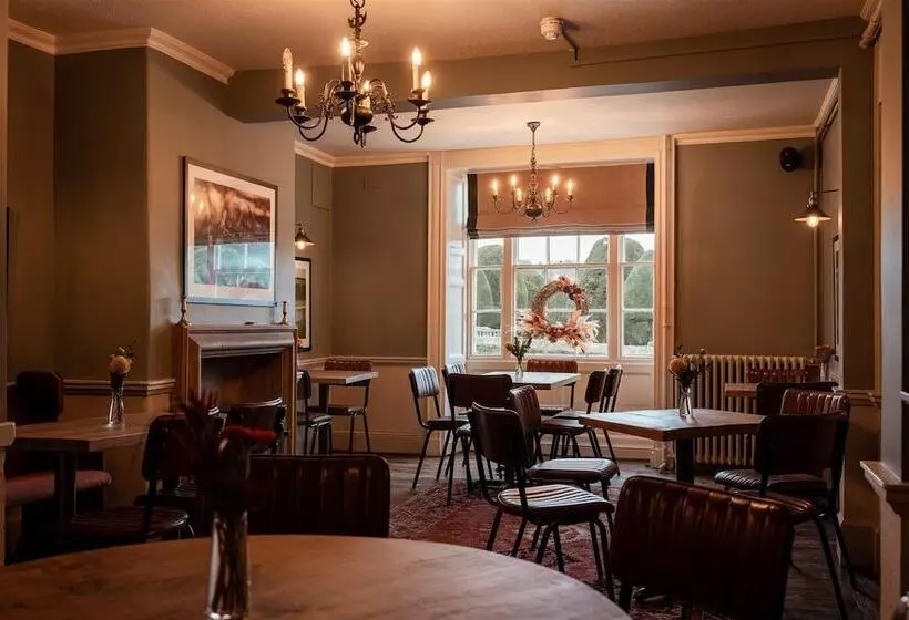 Hotel The Falcon Painswick