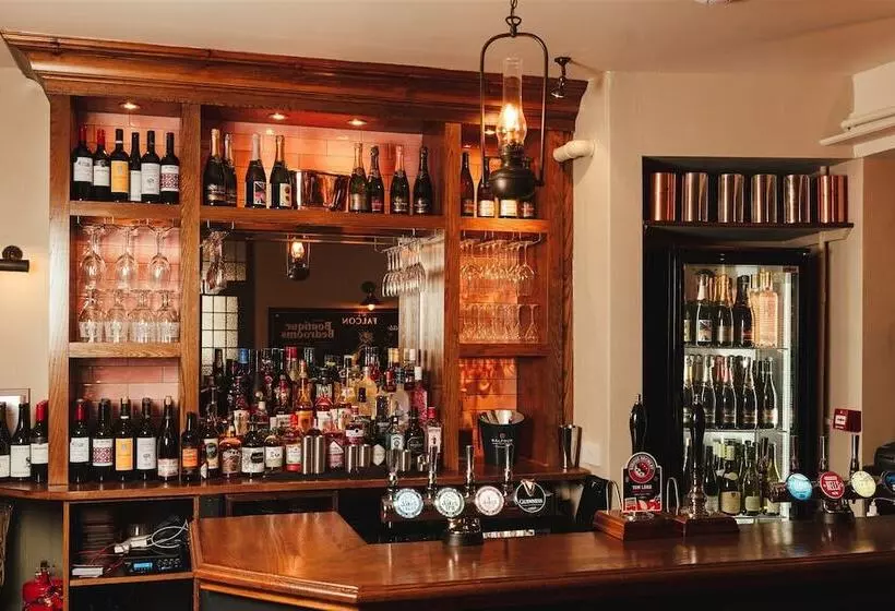 Hotel The Falcon Painswick