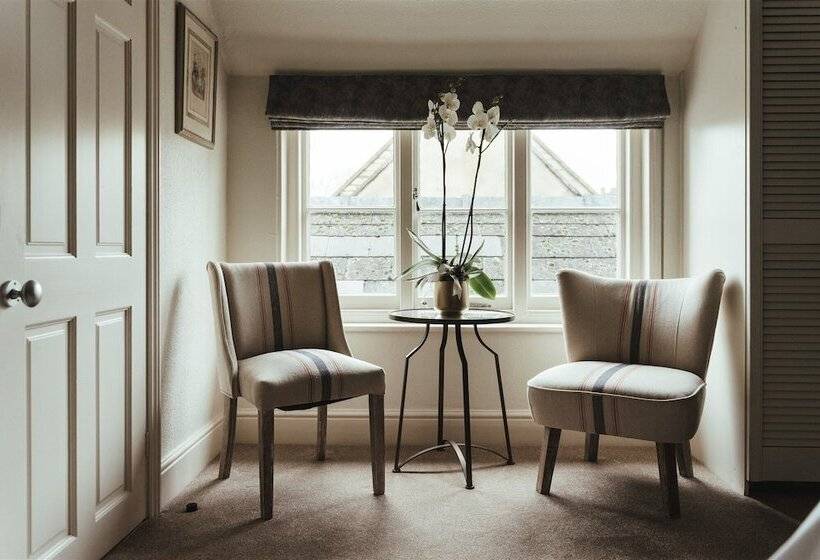 فندق The Falcon Painswick