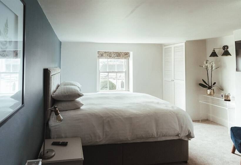 فندق The Falcon Painswick