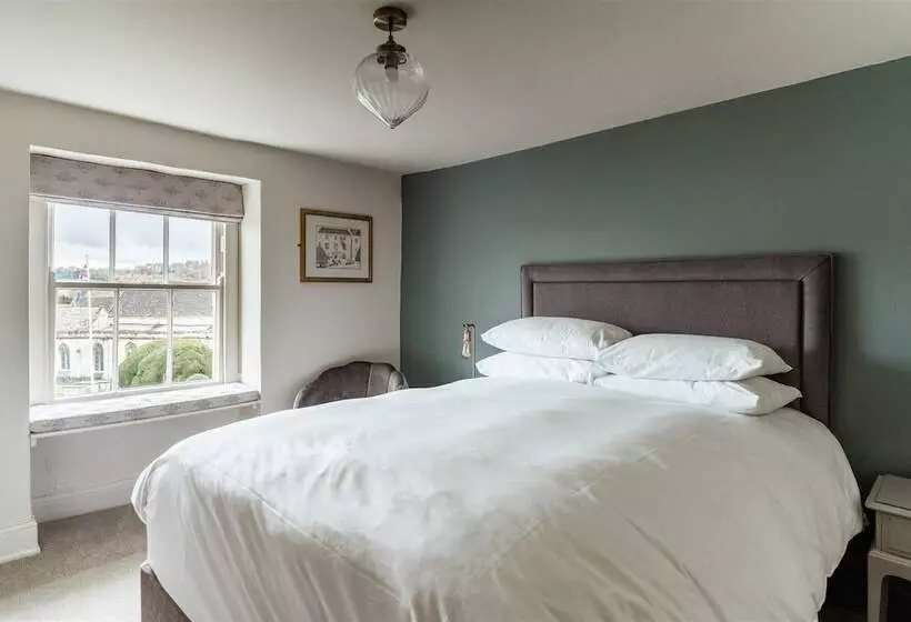 Hotel The Falcon Painswick