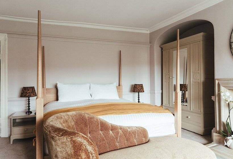 فندق The Falcon Painswick