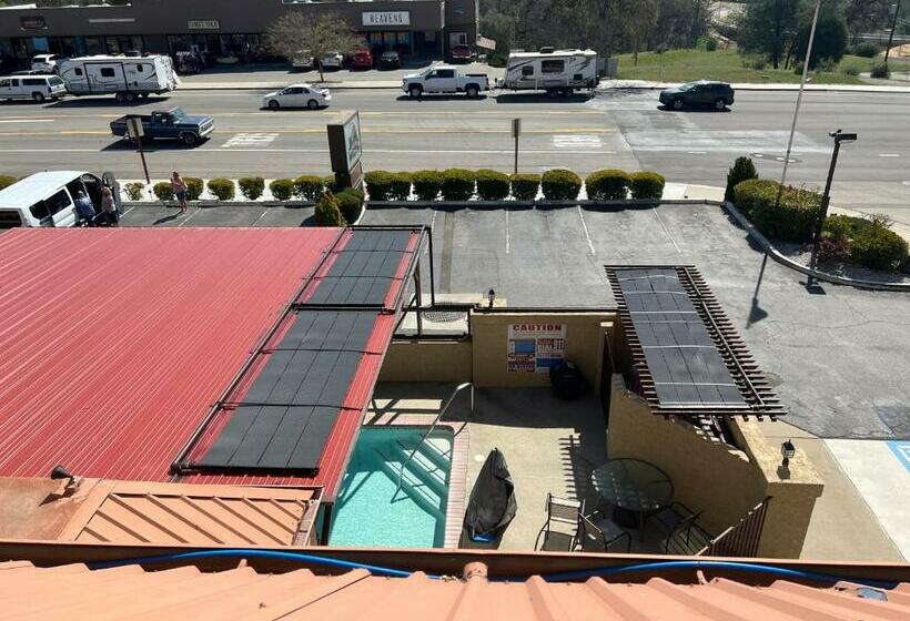 فندق Yosemite Sierra Inn