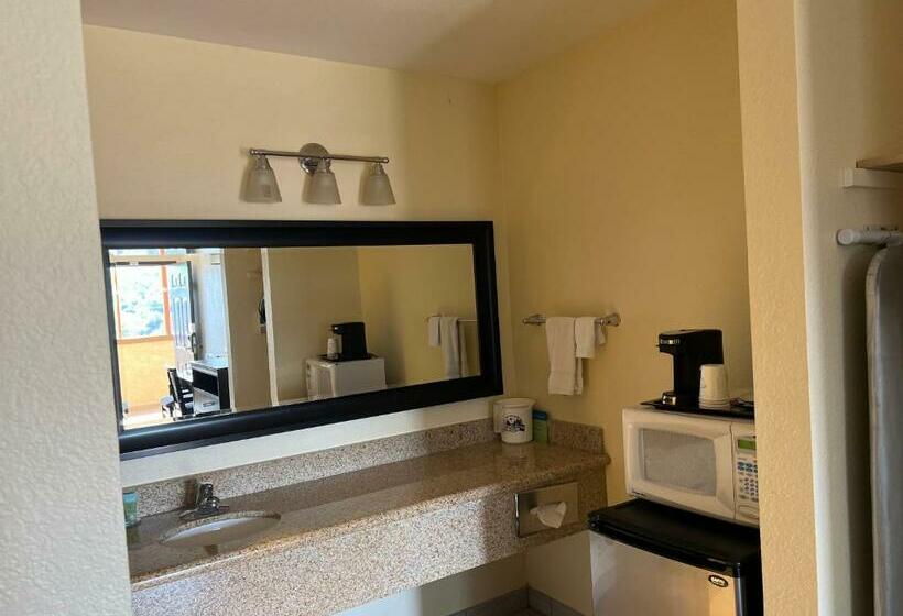 فندق Yosemite Sierra Inn