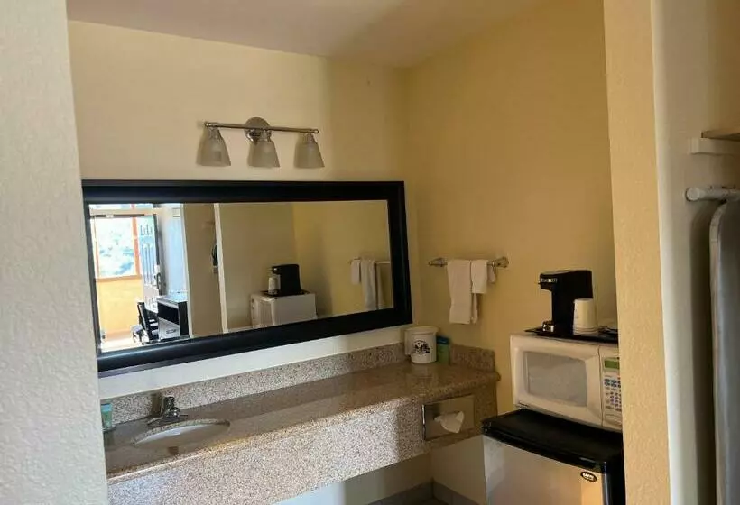 酒店 Yosemite Sierra Inn