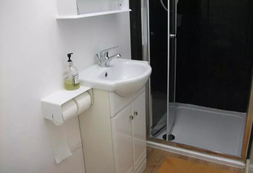 Fairhaven Hotel On Woodfield Road