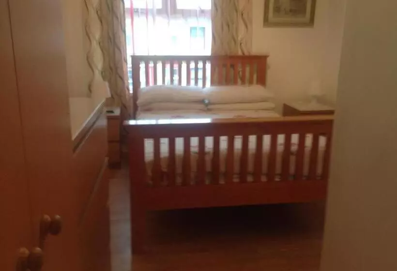 Fairhaven Hotel On Woodfield Road