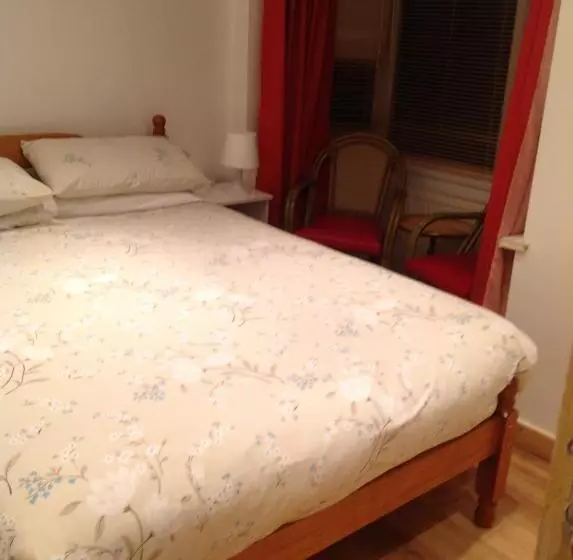 Fairhaven Hotel On Woodfield Road