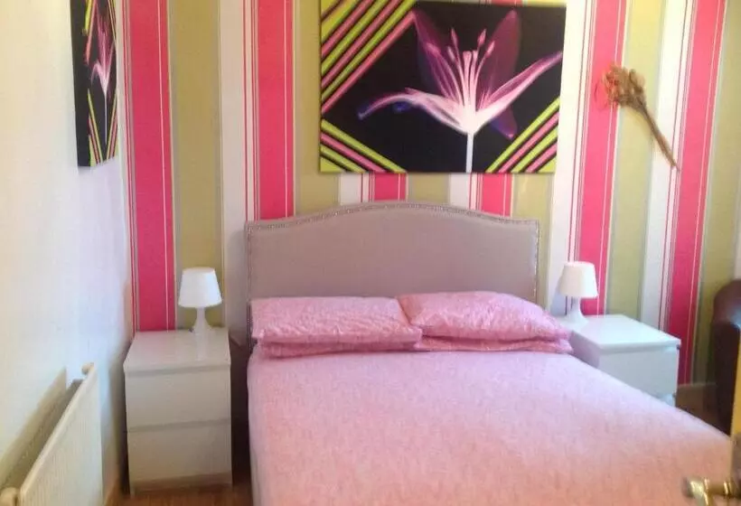 Fairhaven Hotel On Woodfield Road