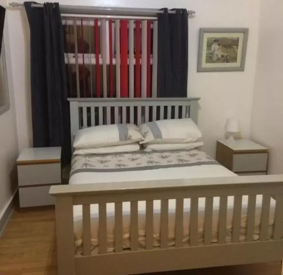 Fairhaven Hotel On Woodfield Road