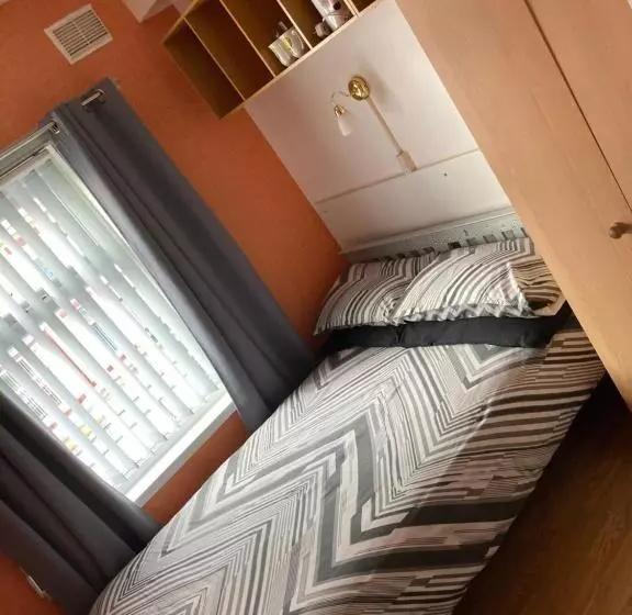 Fairhaven Hotel On Woodfield Road