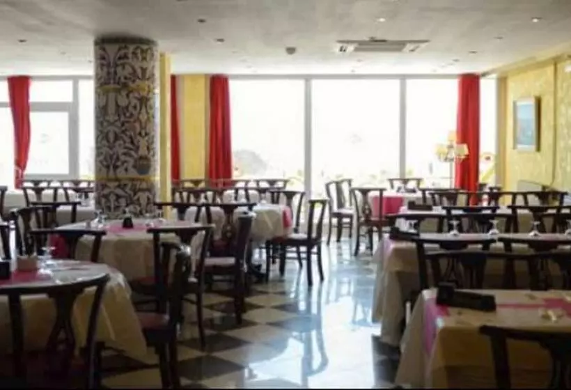 هتل Abbasides Palace