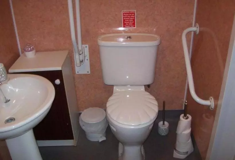 Отель Avalon Guest Accommodation