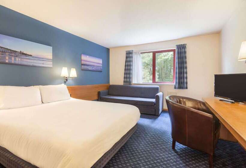 호텔 Days Inn By Wyndham Magor