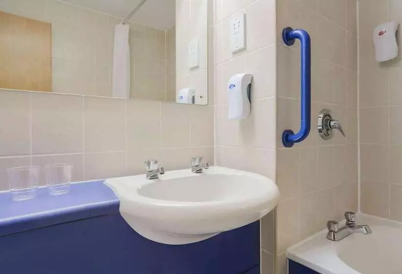 בית מלון כפרי Days Inn By Wyndham Magor