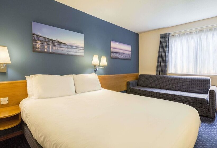 호텔 Days Inn By Wyndham Magor