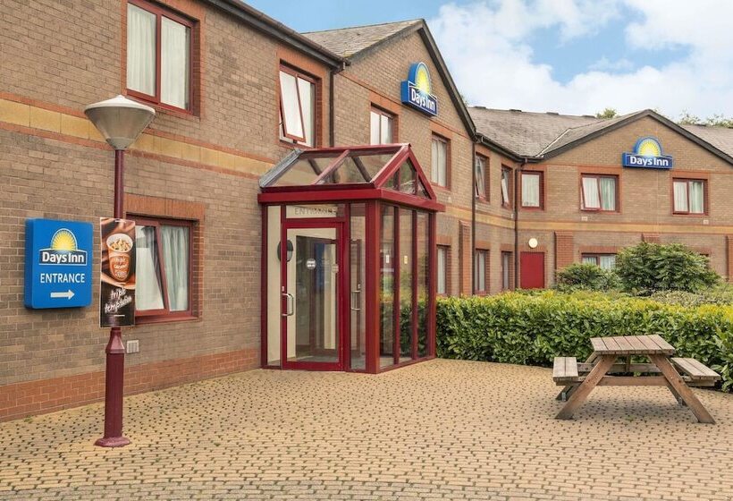 호텔 Days Inn By Wyndham Magor