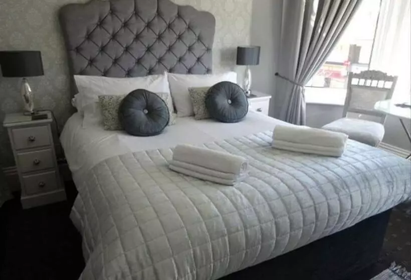 Hotel Elmswood Guest House