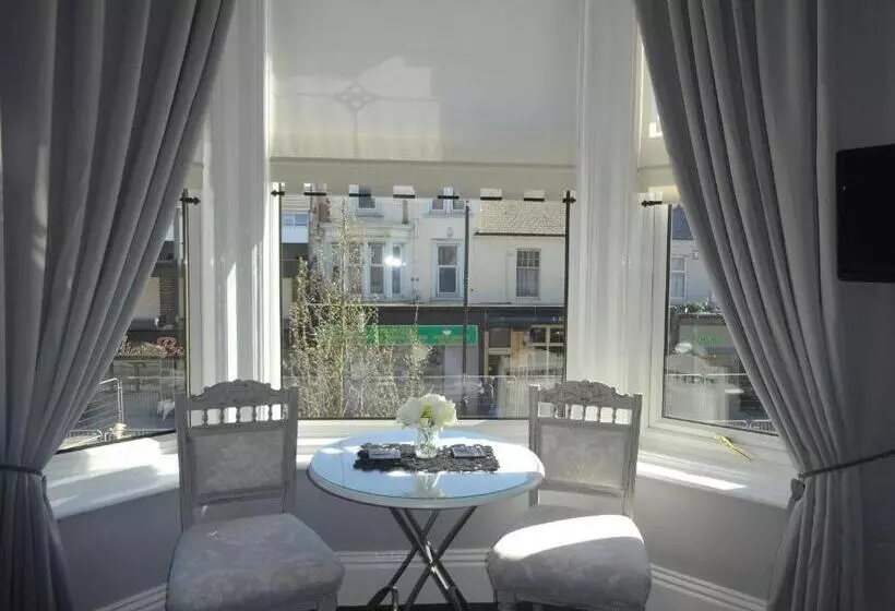 Hotel Elmswood Guest House