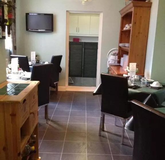 Hotel Elmswood Guest House