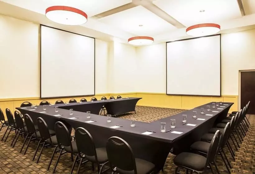 Отель Fiesta Inn Zacatecas