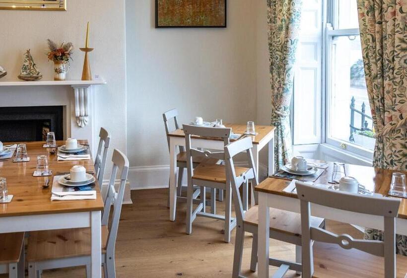 ホテル Gresham Guest House