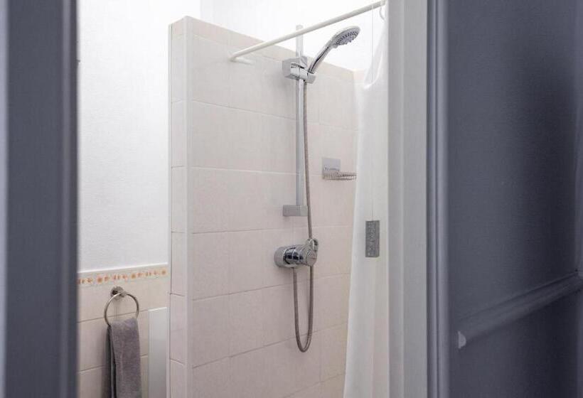 ホテル Gresham Guest House