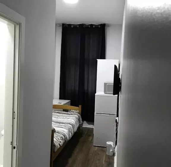 فندق Heroesbunkz