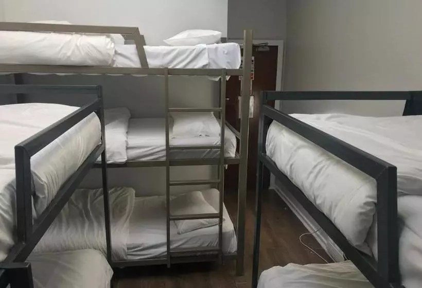 فندق Heroesbunkz