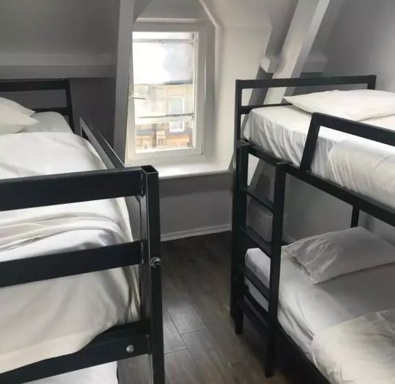 فندق Heroesbunkz