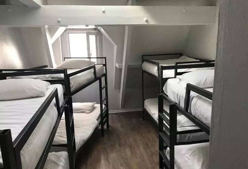 فندق Heroesbunkz