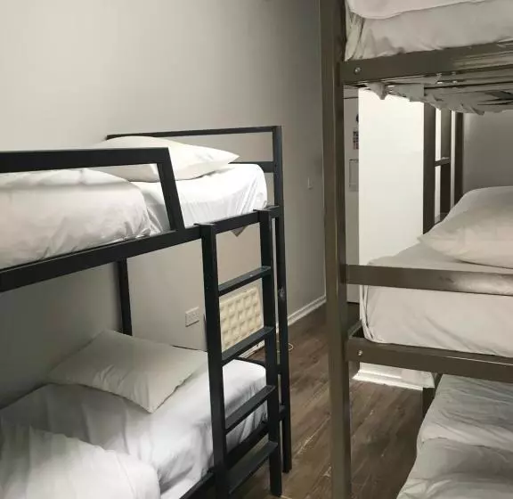 فندق Heroesbunkz